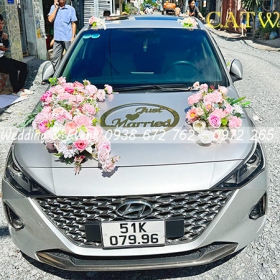 HOA GIẢ TRANG TRÍ XE CƯỚI ĐẸP - HX27