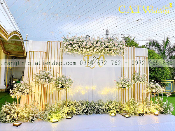 backdrop cưới hoa tươi giá rẻ tại quận 7