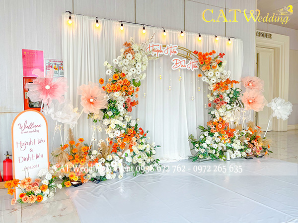cho thuê backdrop đám cưới hoa lụa tại TPHCM