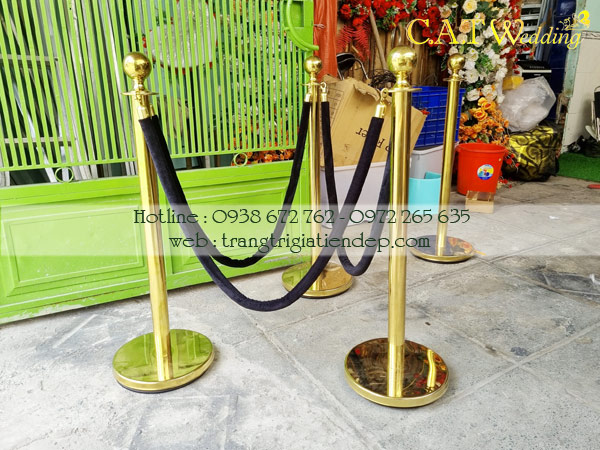 cho thuê barrie dây nhung màu đen tại quận 7