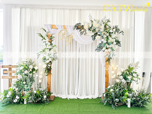 bán khung cổng cưới bằng gỗ giá rẻ