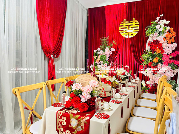 trang trí gia tiên tone đỏ tại quận 6