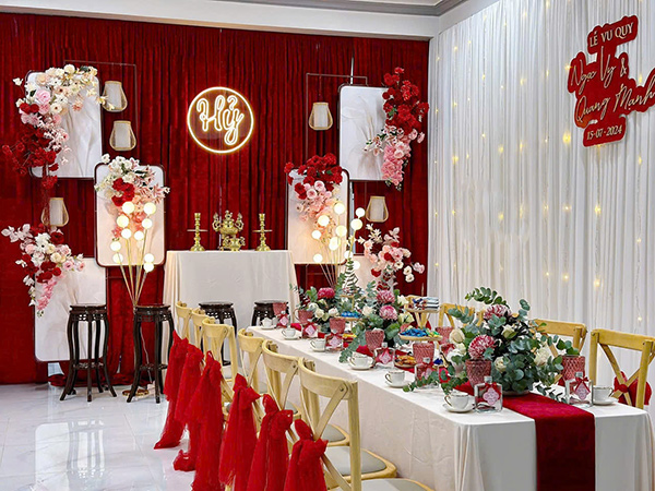 trang trí gia tiên tone đỏ tại tphcm