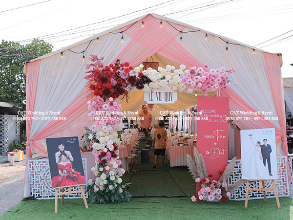 thuê rạp cưới tone hồng pastel