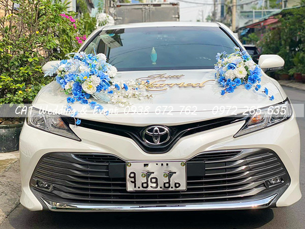 hoa giả trang trí xe cưới giá rẻ tại quận bình tân