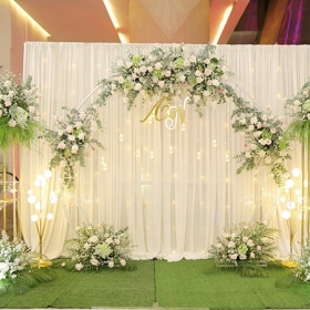 MẪU BACKDROP ĐÁM CƯỚI HOA TƯƠI GIÁ RẺ TẠI QUẬN TÂN BÌNH